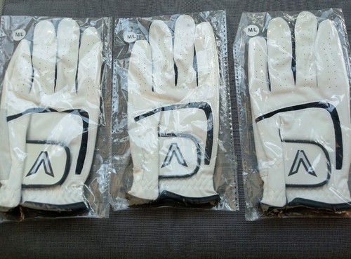 Left handed golfers glove - left,